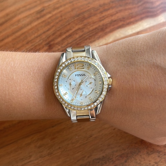 Authentic Fossil Watch - Picture 6 of 7
